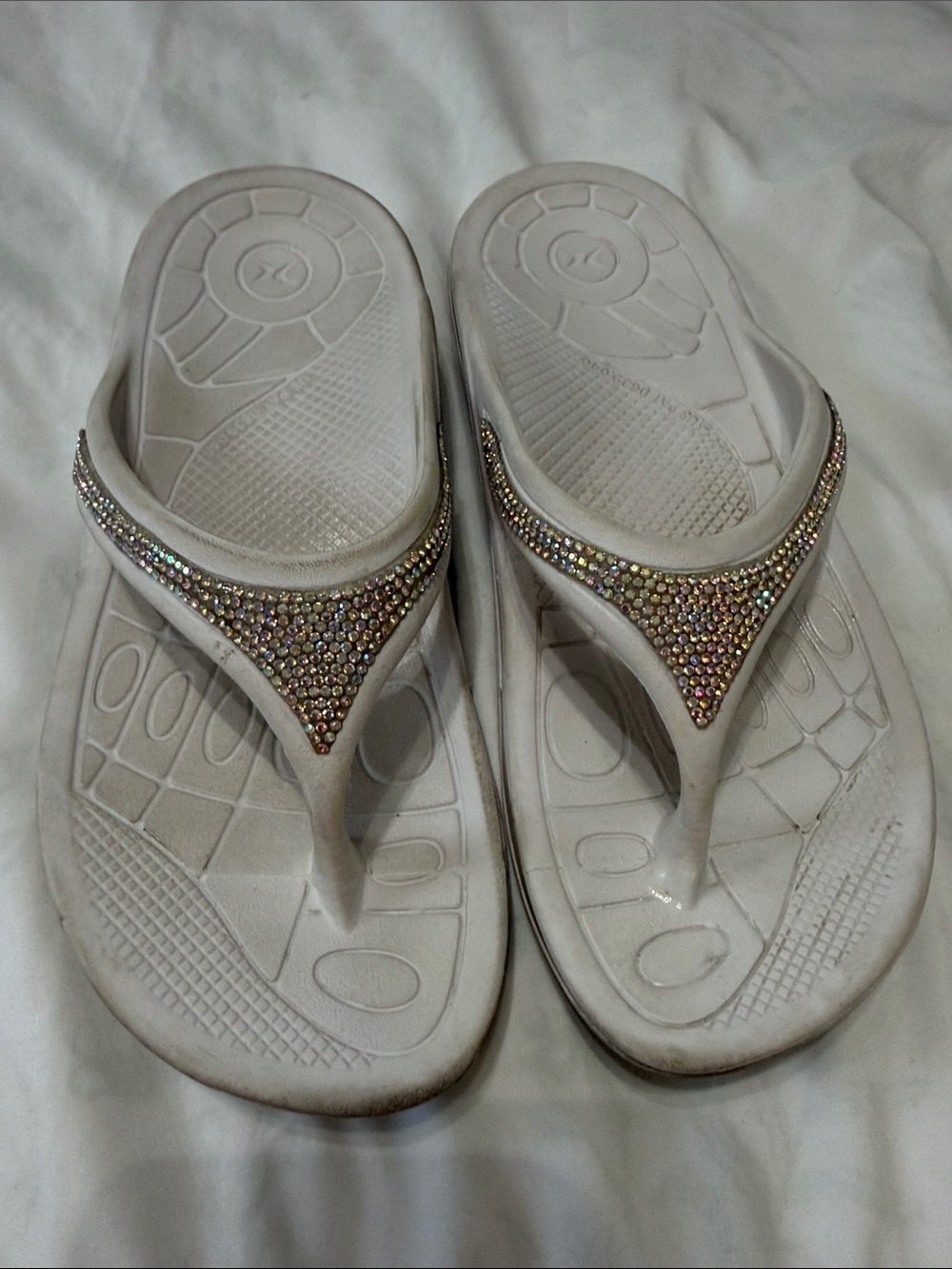 Lynco White Rhinestone-Embellished Women's Flip Flops